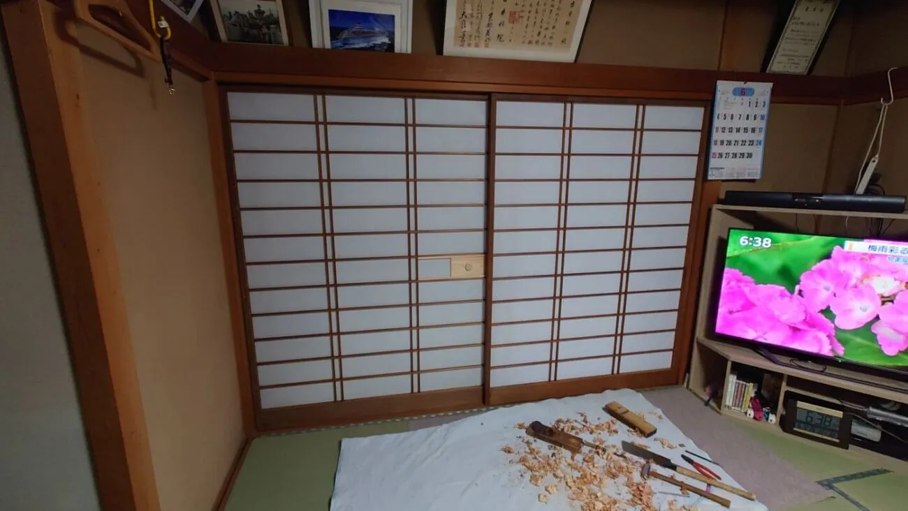 鍵開け窓障子張り替え