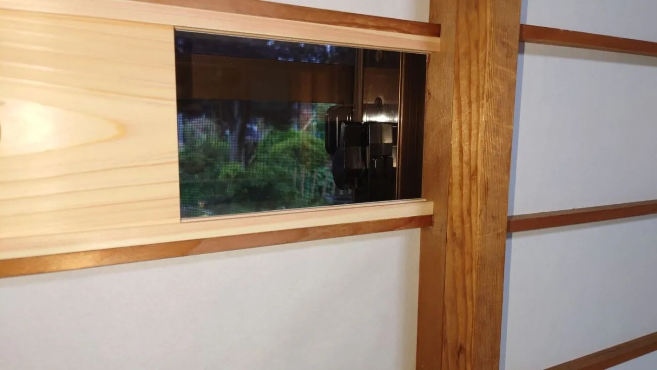 鍵開け窓障子張り替え